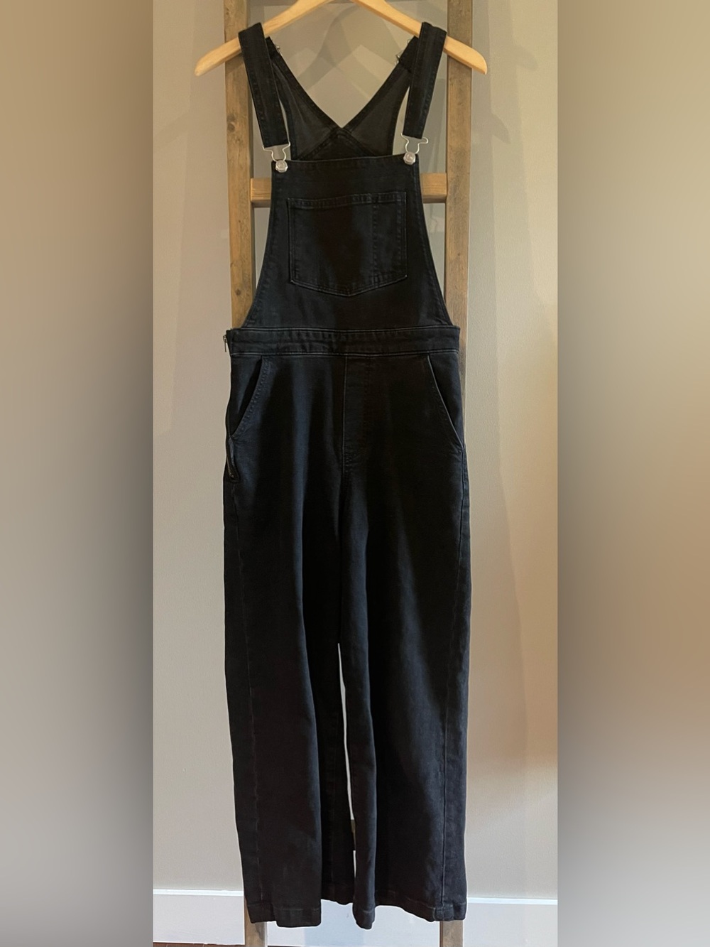 Levi’s premium black Women's Denim Overalls size 27